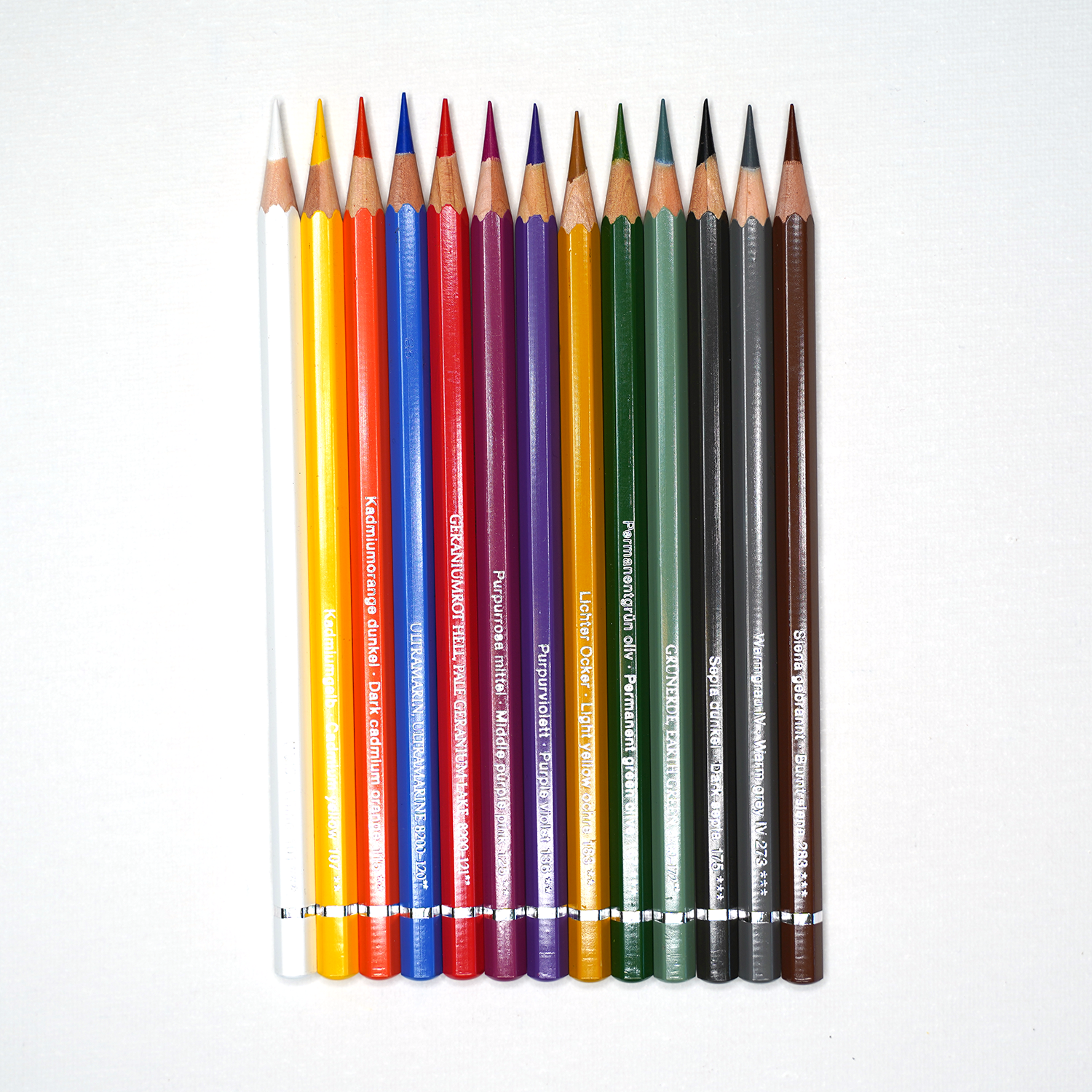 25 Essential Colored Pencils